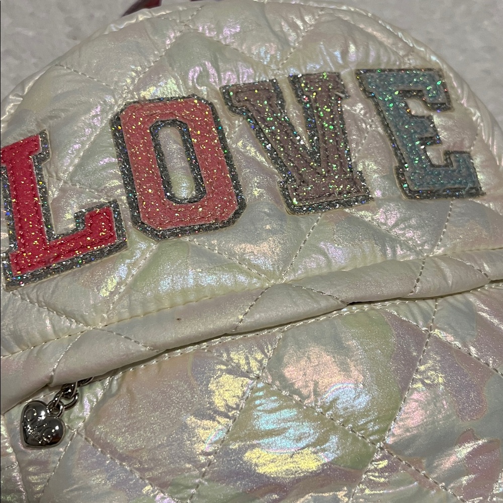 OMG Miss Gwen's ACCESSORIES irridescent white OMBRE HEART LOVE BACKPACK 9"×7 - Picture 2 of 9